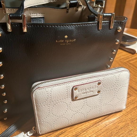 kate spade Handbags - Kate Spade Black and cream Satchel with Wallet